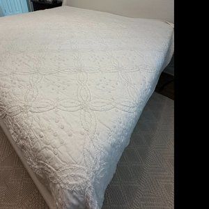 Pottery Barn Chenille King Comforter